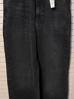 NWT Levi’s Premium Ribcage Wide Leg Jeans in Washed Black - Size 26